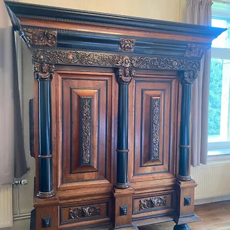 Chateau De Porcheresse B&B *