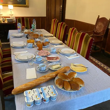 Chateau De Porcheresse Bed & Breakfast *