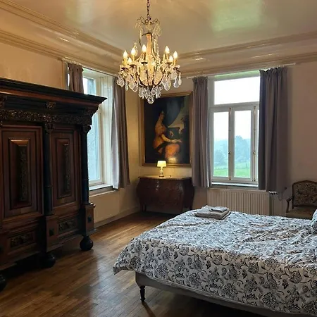 Chateau De Porcheresse B&B *