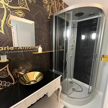 Chateau De Porcheresse