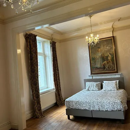 Chateau De Porcheresse B&B *